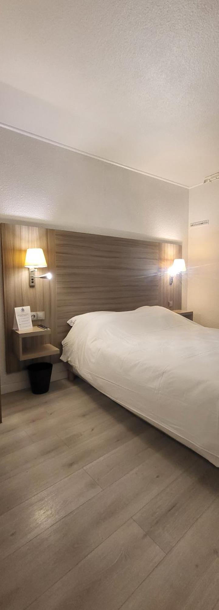 Crystal Hotel Saint Denis Basilique ภายนอก รูปภาพ